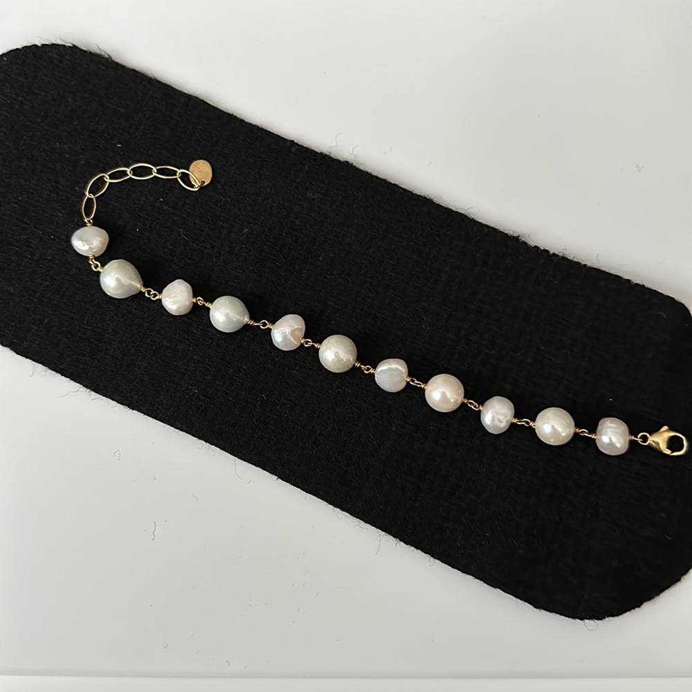 CHAN LUU White Pearl Bracelet!